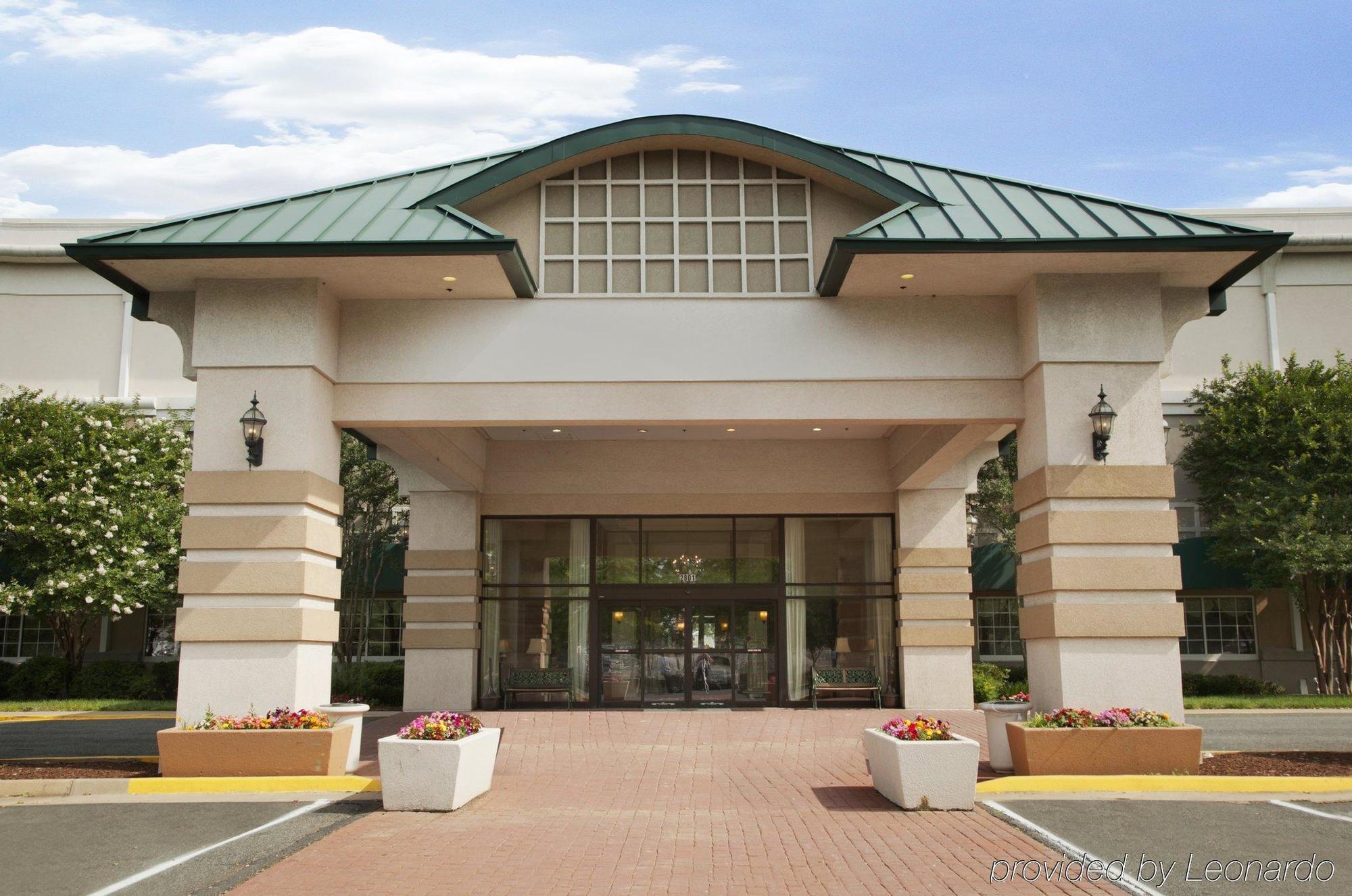 Clarion Hotel & Suites - Convention Center Fredericksburg Extérieur photo