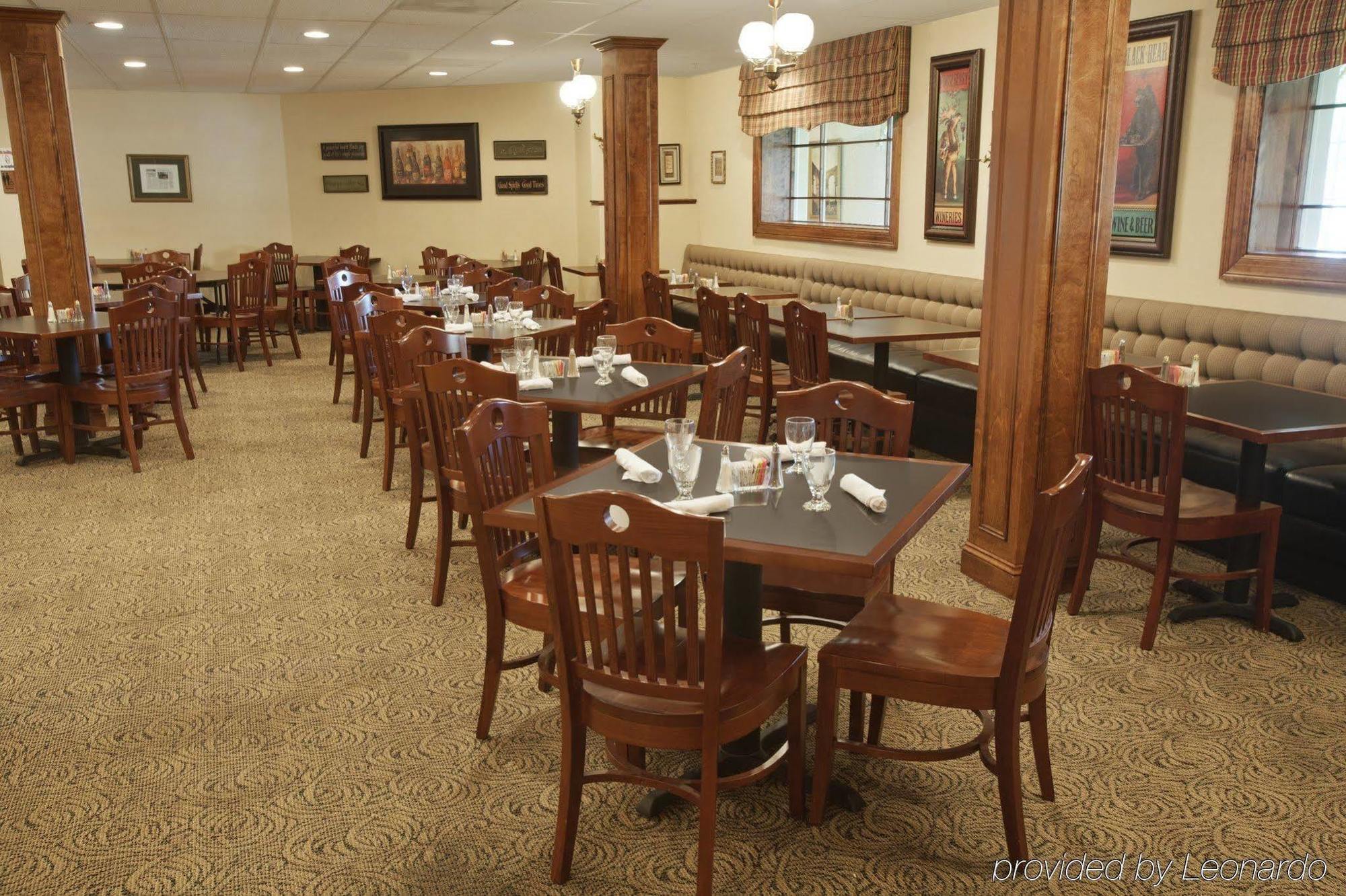 Clarion Hotel & Suites - Convention Center Fredericksburg Restaurant photo